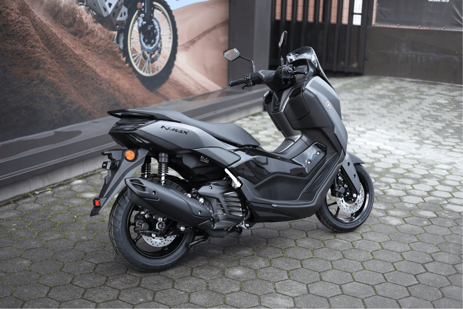 Trocar o Diesel Pela NMAX 125: As Contas Que o Teu Carro Não Quer Que Faças